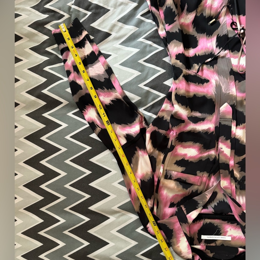 DVF Pattern Dress - Picture 9 of 9